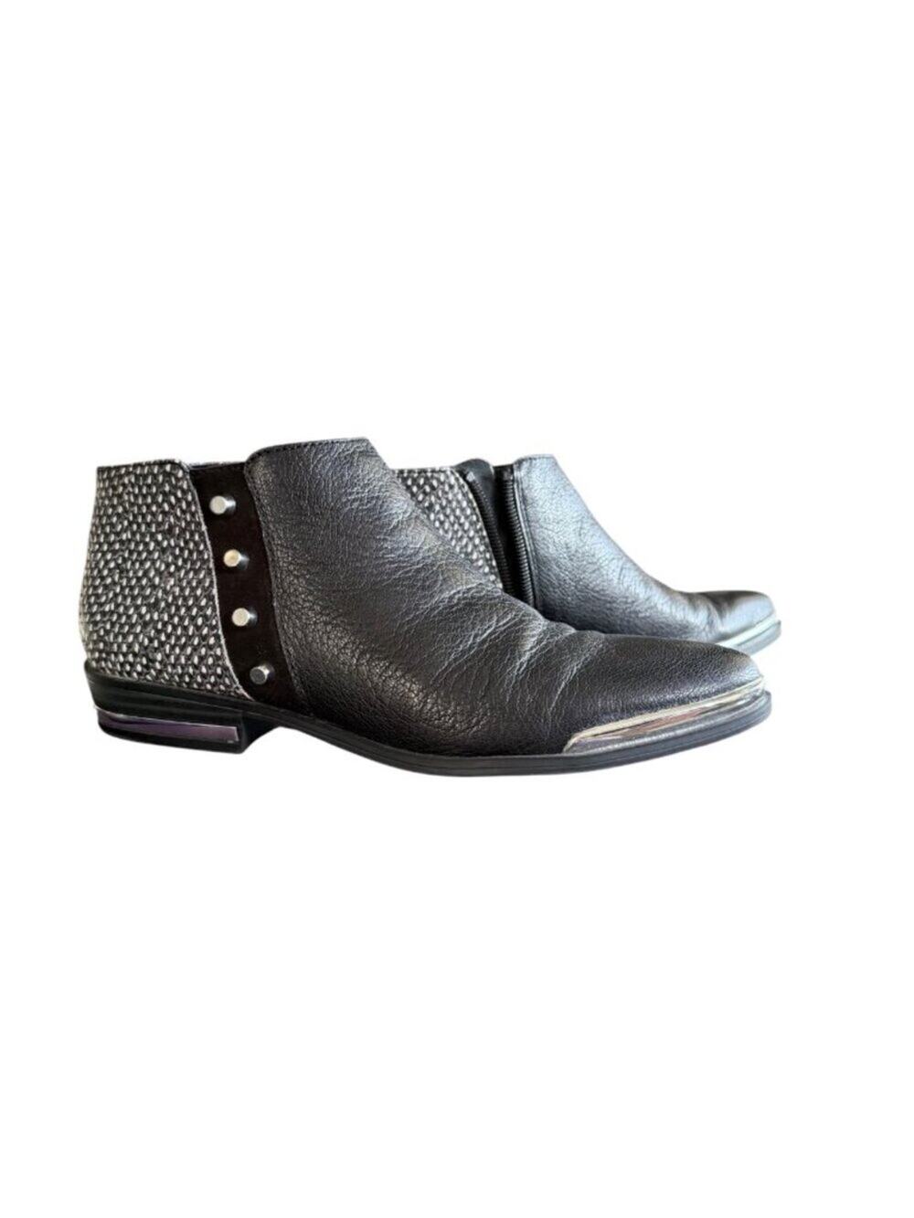 FERGIE Indigo Black Leather Snakeskin Western Metal Toe Ankle Booties 5.5 Box